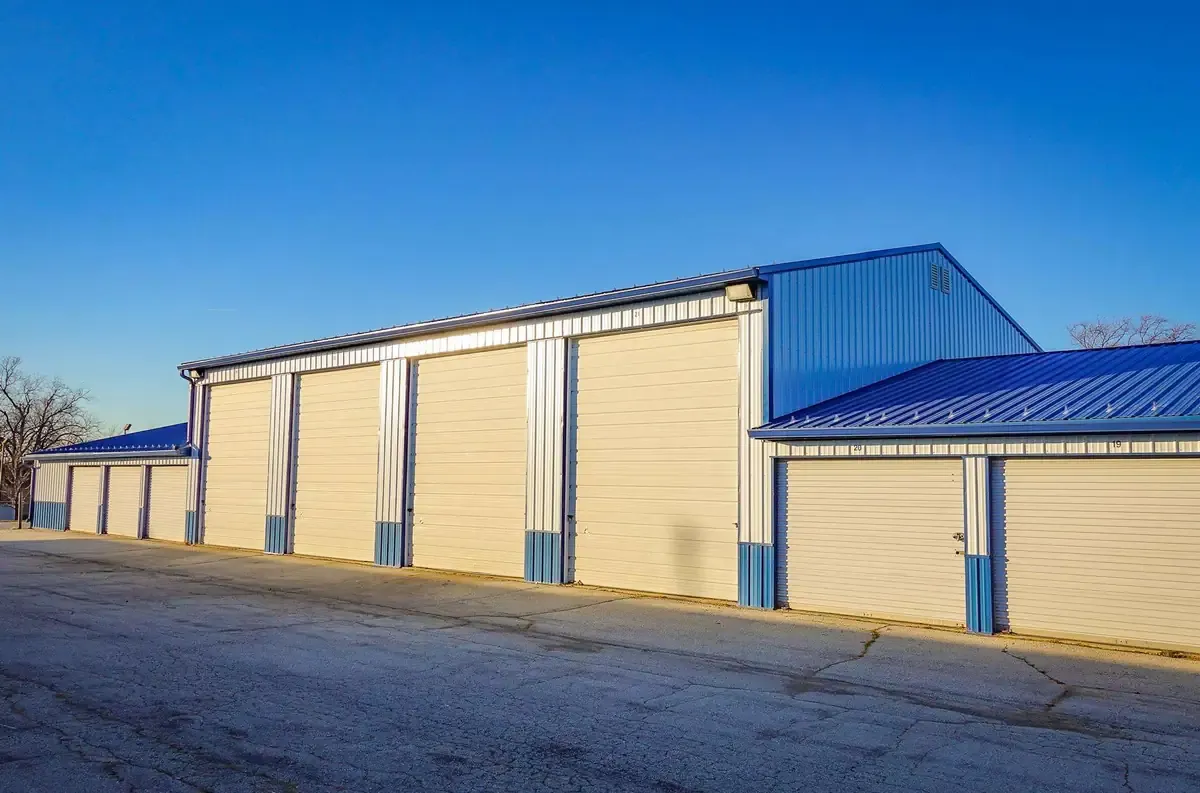 Multiple difference size enclosed drive up self storage units