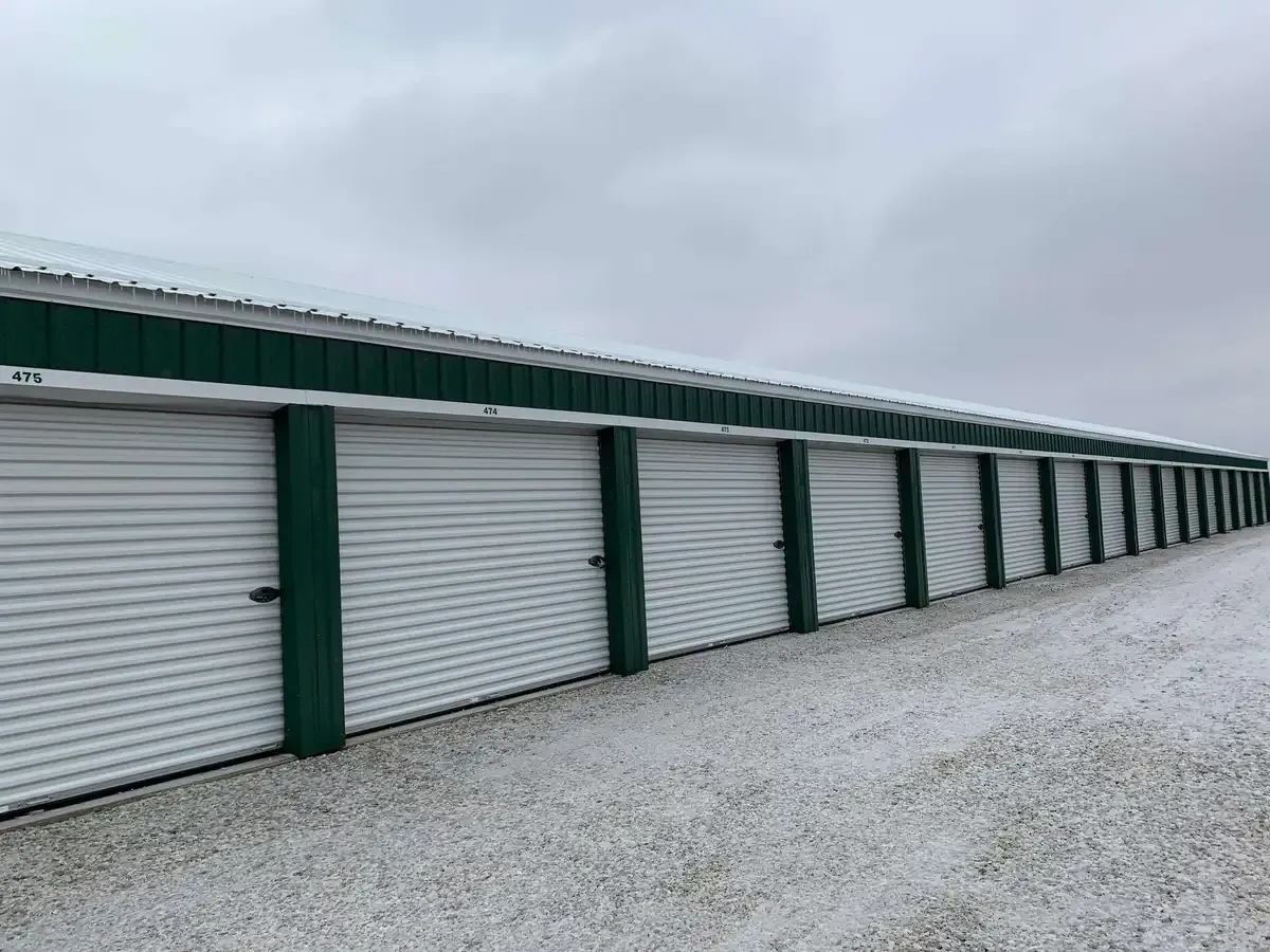 Row of drive up self storage units with numbers in the 400s